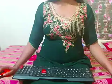 Snapshot of nikitahot3 chatting on March 14, 12:10 am nikitahot3 online show from March 14, 12:10 am