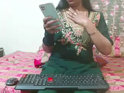 Snapshot of nikitahot3 chatting on March 17, 11:32 pm nikitahot3 online show from March 17, 11:32 pm
