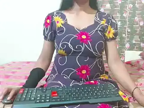 Snapshot of nikitahot3 chatting on March 21, 3:24 pm nikitahot3 online show from March 21, 3:24 pm