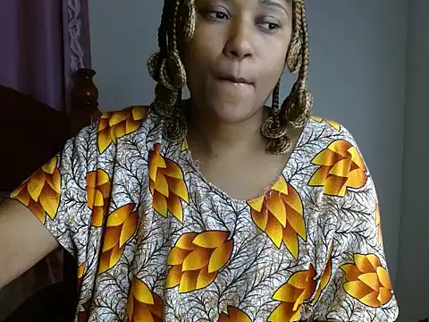 Snapshot of savage_laura chatting on July 28, 3:21 pm savage laura online show from July 28, 3:21 pm