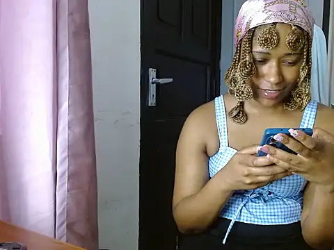 Snapshot of savage_laura chatting on July 31, 1:10 pm savage laura online show from July 31, 1:10 pm