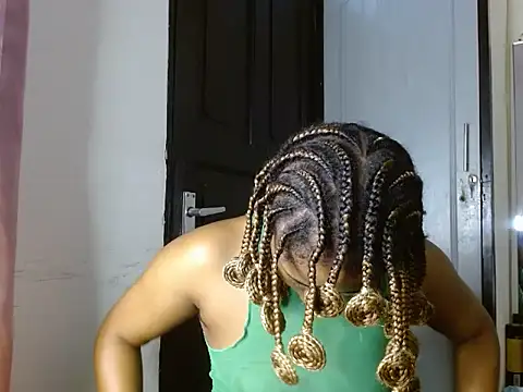 Snapshot of savage_laura chatting on August 1, 6:45 am savage laura online show from August 1, 6:45 am
