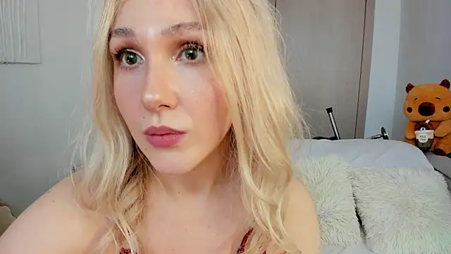 Snapshot of CarolMay chatting on July 20, 10:39 am CarolMay online show from July 20, 10:39 am