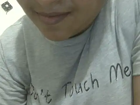 Snapshot of shekira99 chatting on April 17, 1:36 pm shekira99 online show from April 17, 1:36 pm