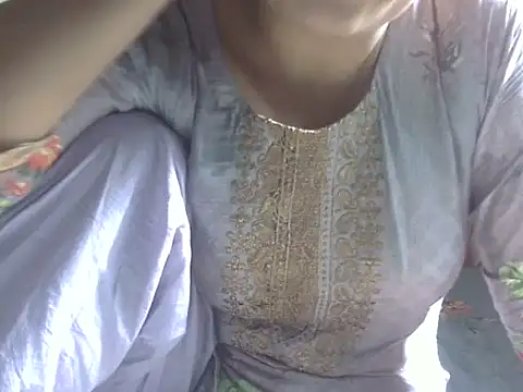 Snapshot of shekira99 chatting on April 24, 4:48 am shekira99 online show from April 24, 4:48 am