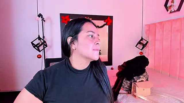 lucia vonne  online show from January 7, 1:46 pm