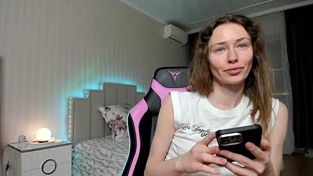 Snapshot of ooksiiii chatting on April 5, 6:05 pm ooksiiii online show from April 5, 6:05 pm