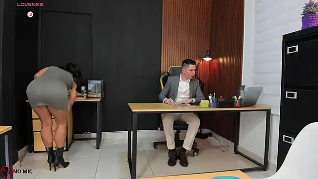Office Naughty Girl online show from December 5, 7:49 pm