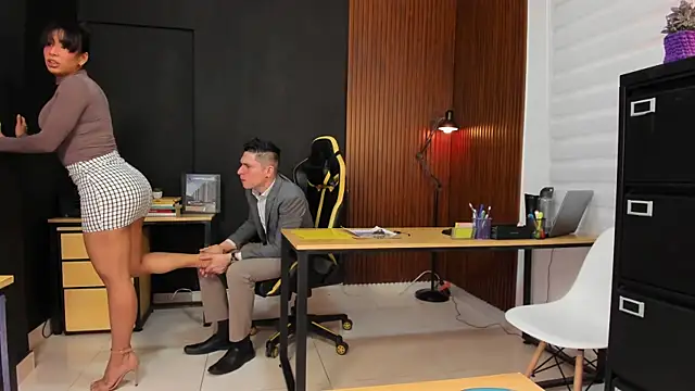 Office Naughty Girl online show from December 7, 7:10 pm