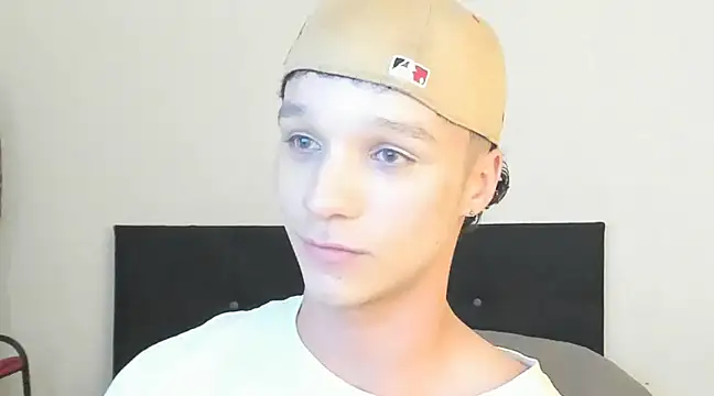 angelcortes online show from December 18, 10:46 pm