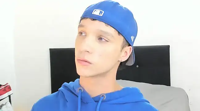 angelcortes online show from January 12, 6:38 pm