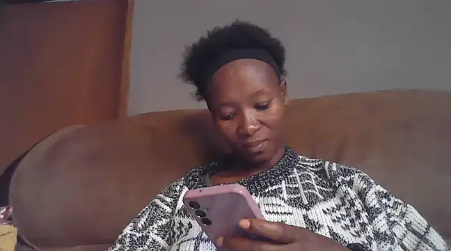 Snapshot of NikkiDickSavage chatting on February 20, 8:50 am NikkiDickSavage online show from February 20, 8:50 am