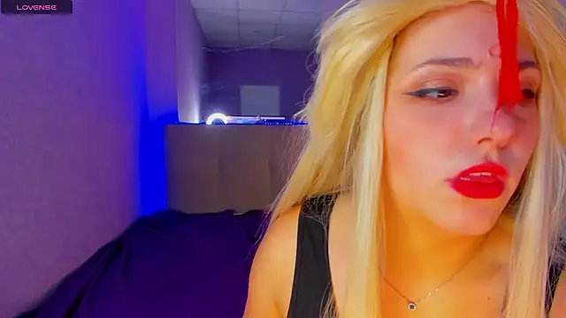 Snapshot of DellaRowe chatting on November 22, 1:43 pm DellaRowe online show from November 22, 1:43 pm