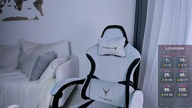 Snapshot of vinkitinkii chatting on October 4, 7:17 am vinkitinkii online show from October 4, 7:17 am