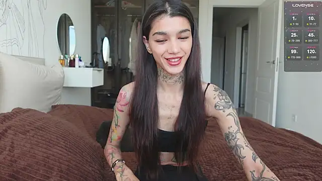 Snapshot of vinkitinkii chatting on October 12, 6:56 am vinkitinkii online show from October 12, 6:56 am