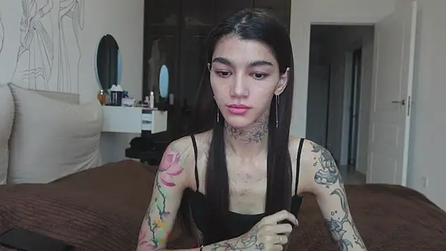 Snapshot of vinkitinkii chatting on October 22, 6:57 am vinkitinkii online show from October 22, 6:57 am