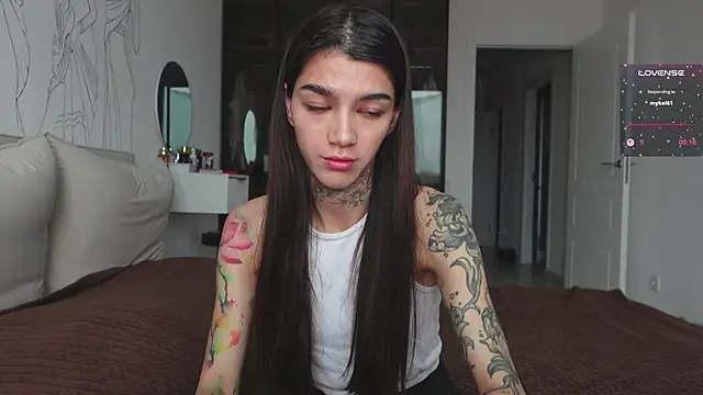 Snapshot of vinkitinkii chatting on October 31, 7:31 am vinkitinkii online show from October 31, 7:31 am