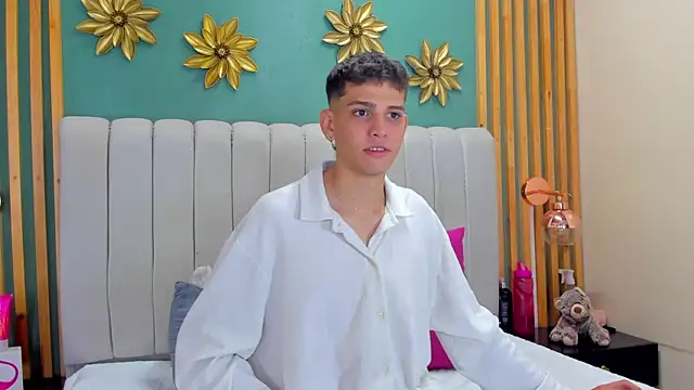 Snapshot of Jasson_smit chatting on December 31, 12:46 pm Jasson smit online show from December 31, 12:46 pm