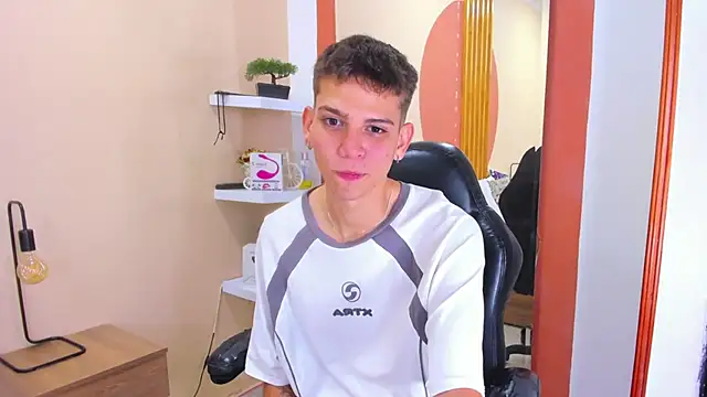 Snapshot of Jasson_smit chatting on January 31, 12:51 pm Jasson smit online show from January 31, 12:51 pm