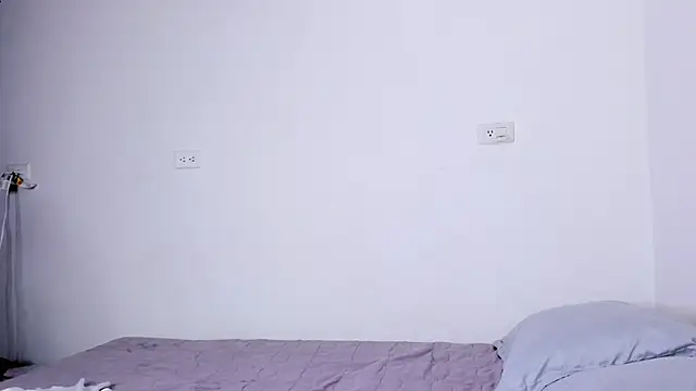 Snapshot of yungelitamor_ chatting on December 11, 7:53 am yungelitamor online show from December 11, 7:53 am