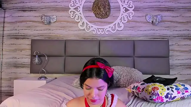 Snapshot of yungelitamor_ chatting on December 25, 10:06 am yungelitamor online show from December 25, 10:06 am