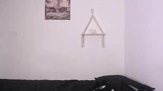 Snapshot of yungelitamor_ chatting on January 24, 4:48 am yungelitamor online show from January 24, 4:48 am