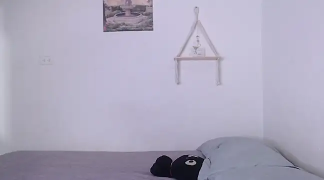 Snapshot of yungelitamor_ chatting on February 6, 5:03 am yungelitamor online show from February 6, 5:03 am
