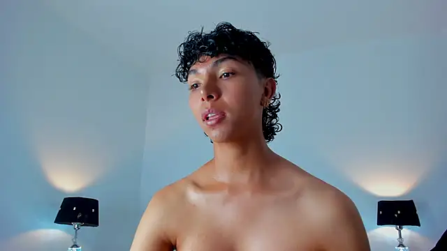 xhenisa  online show from November 10, 7:02 pm