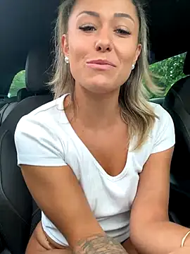 Snapshot of petrouchkaaa_ chatting on September 30, 10:09 am petrouchkaaa  online show from September 30, 10:09 am