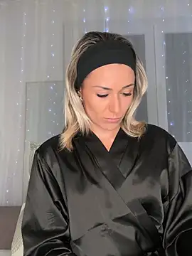 Snapshot of petrouchkaaa_ chatting on October 1, 8:15 pm petrouchkaaa  online show from October 1, 8:15 pm