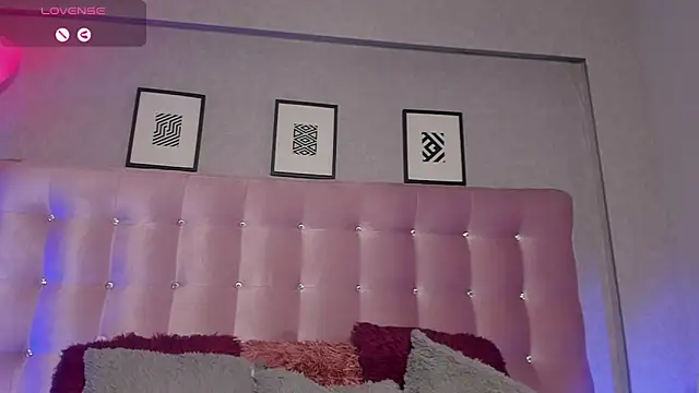 charlotteeruss online show from December 6, 8:51 pm