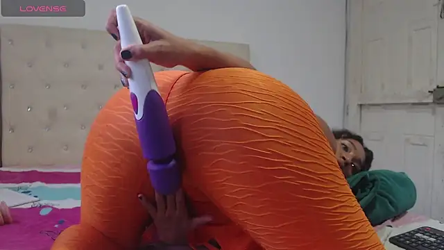 Snapshot of melisacruzz chatting on December 11, 10:27 pm melisacruzz online show from December 11, 10:27 pm