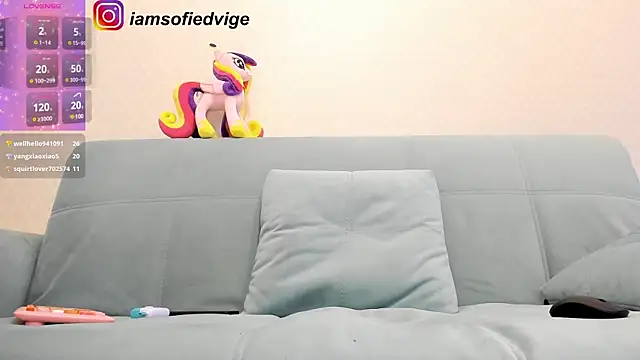 iamsofiedvige online show from December 5, 9:39 am