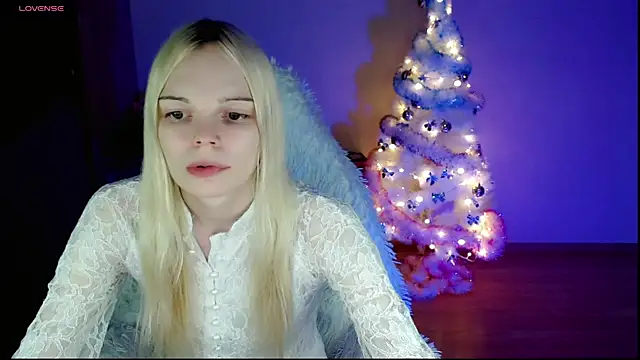 Emily Nyaffee online show from December 26, 10:20 pm