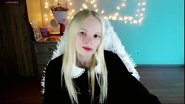 Emily Nyaffee online show from March 1, 11:47 pm