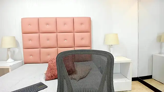 lhiamfit online show from January 24, 5:21 pm