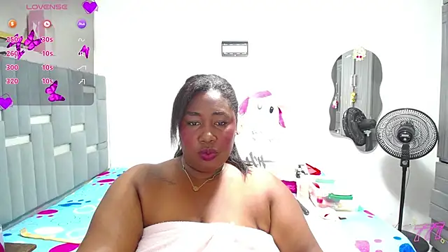 thickebonymilfF online show from June 13, 3:59 am