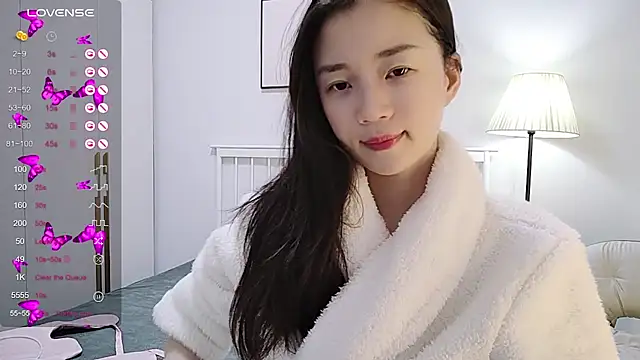 A-xena online show from December 8, 5:50 am