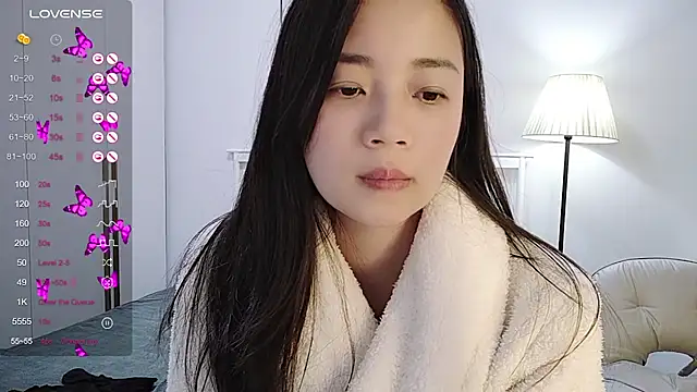 A-xena online show from December 10, 2:17 pm
