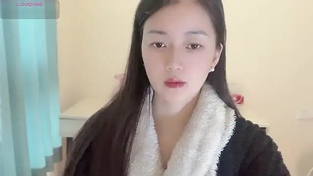 A-xena online show from November 13, 6:12 am