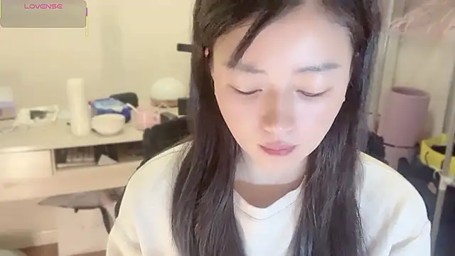 A-xena online show from December 4, 2:32 am