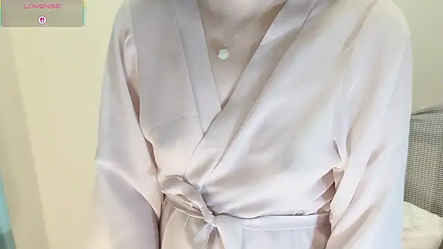 A-xena online show from December 17, 2:39 am