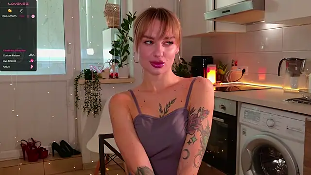 Snapshot of MissLovex chatting on February 13, 5:58 am MissLovex online show from February 13, 5:58 am