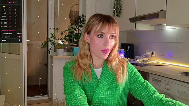 Snapshot of MissLovex chatting on March 5, 6:53 am MissLovex online show from March 5, 6:53 am