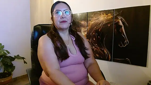 amalia brunette online show from June 11, 12:08 am