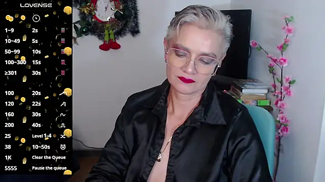 Snapshot of scarlett_paris22 chatting on January 4, 12:05 am scarlett paris22 online show from January 4, 12:05 am