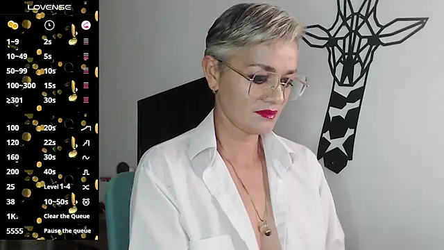 Snapshot of scarlett_paris22 chatting on January 15, 11:40 pm scarlett paris22 online show from January 15, 11:40 pm