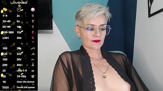 Snapshot of scarlett_paris22 chatting on February 23, 2:07 am scarlett paris22 online show from February 23, 2:07 am