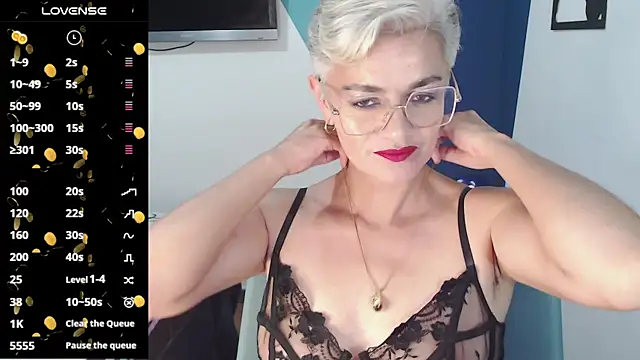 Snapshot of scarlett_paris22 chatting on March 9, 12:31 am scarlett paris22 online show from March 9, 12:31 am