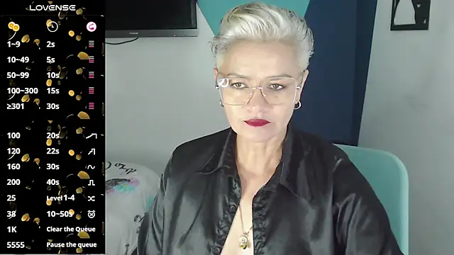 Snapshot of scarlett_paris22 chatting on March 19, 12:15 am scarlett paris22 online show from March 19, 12:15 am